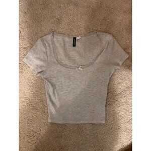 Grey lace trim crop t shirt with bow